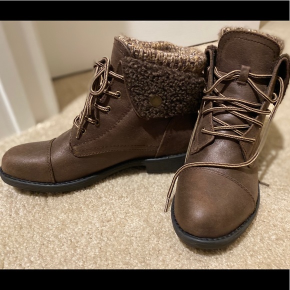 Cliffs by White Mountain shoes - Picture 1 of 3